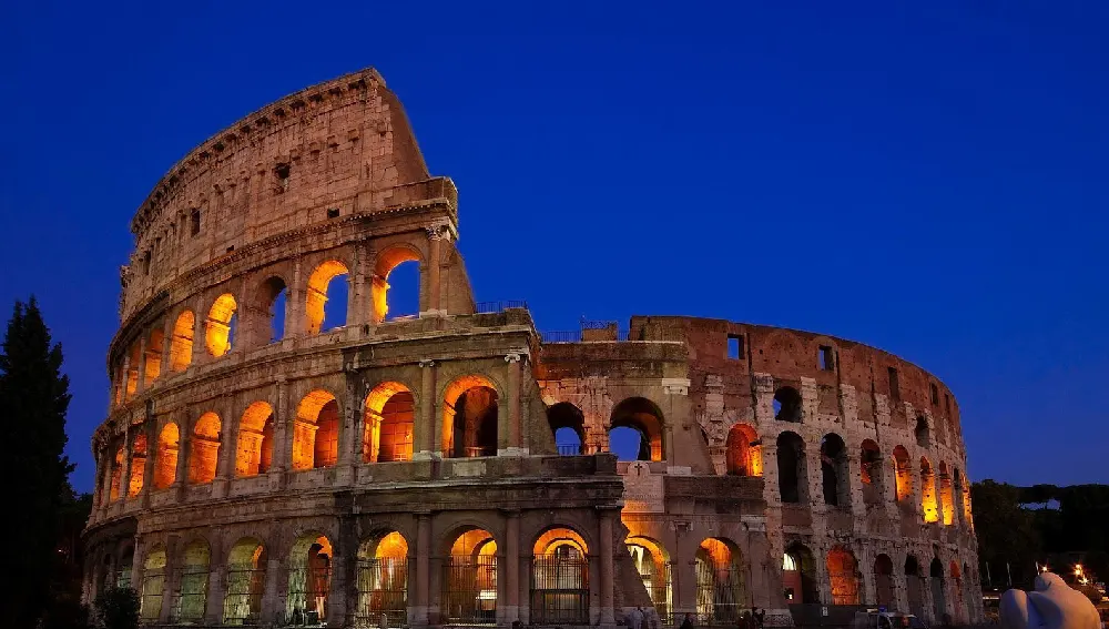 Coliseo de Roma — Carga completa FTL a Italia